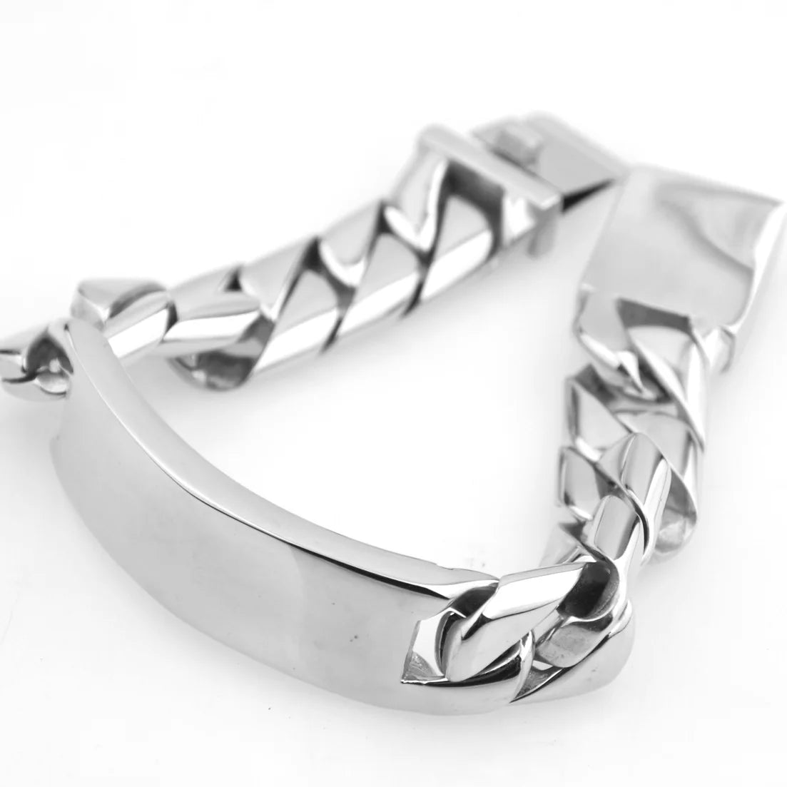 "TitanCurb Bracelet: Bold Style, Unmatched Strength"
