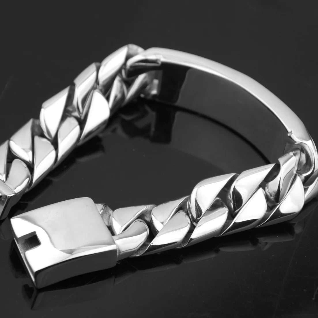 "TitanCurb Bracelet: Bold Style, Unmatched Strength"