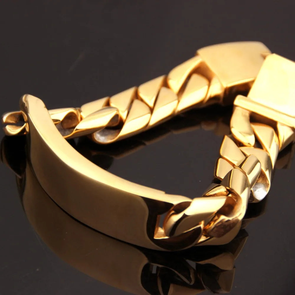 "TitanCurb Bracelet: Bold Style, Unmatched Strength"