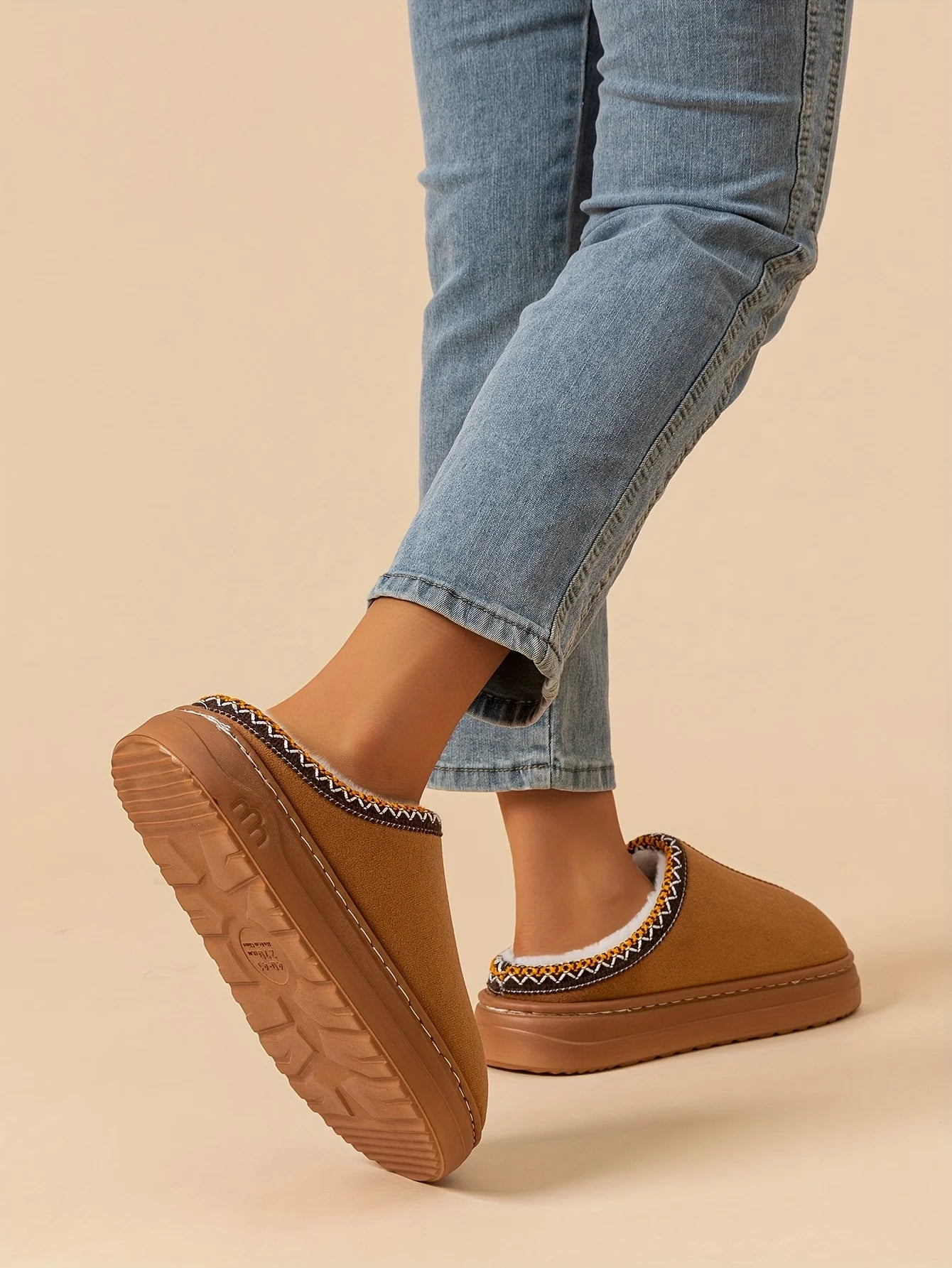 Winter warm slippers for men and women couples - plush lining, non-slip thick soles, indoor and outdoor warm solid color